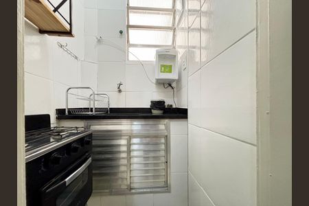 Cozinha de apartamento para alugar com 1 quarto, 28m² em Copacabana, Rio de Janeiro