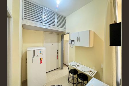 Cozinha de kitnet/studio para alugar com 1 quarto, 28m² em Copacabana, Rio de Janeiro