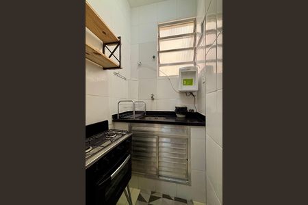 Cozinha de apartamento para alugar com 1 quarto, 28m² em Copacabana, Rio de Janeiro