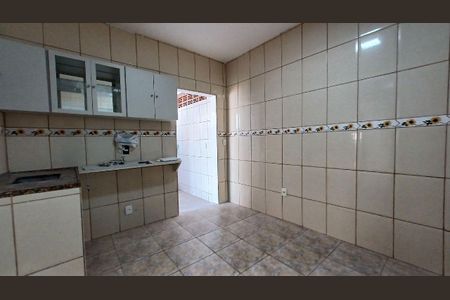Cozinha de casa para alugar com 2 quartos, 45m² em Boa Vista, Belo Horizonte
