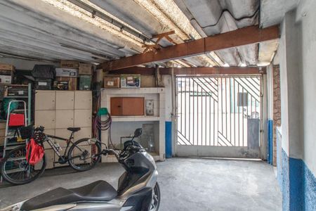 Casa à venda com 192m², 4 quartos e 1 vaga Casa à venda com 192m², 4 quartos e 1 vagaGaragem