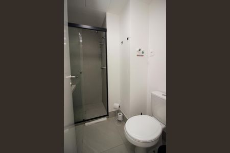 Banheiro de apartamento para alugar com 1 quarto, 27m² em Centro Histórico, Porto Alegre