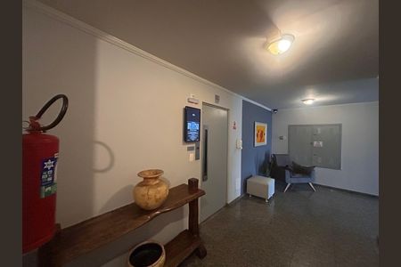 Apartamento à venda com 60m², 2 quartos e 1 vagaHall social 