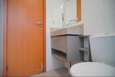 Banheiro de apartamento para alugar com 2 quartos, 55m² em Santo Andre, São Leopoldo