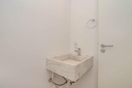 Lavabo de apartamento à venda com 1 quarto, 66m² em Petrópolis, Porto Alegre