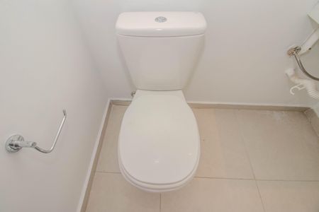 Lavabo de apartamento à venda com 1 quarto, 66m² em Petrópolis, Porto Alegre