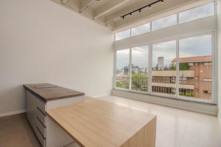 Sala/Cozinha de apartamento à venda com 1 quarto, 66m² em Petrópolis, Porto Alegre