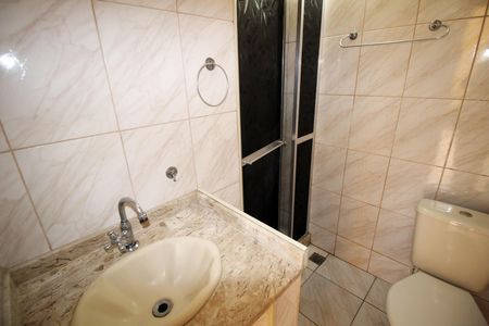 Casa para alugar com 100m², 3 quartos e 3 vagasBanheiro de serviço
