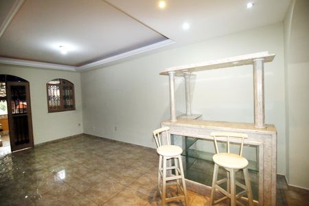 Casa para alugar com 100m², 3 quartos e 3 vagasSala