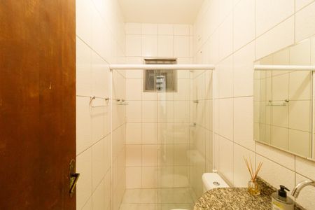 Casa à venda com 250m², 4 quartos e 3 vagasBanheiro 2