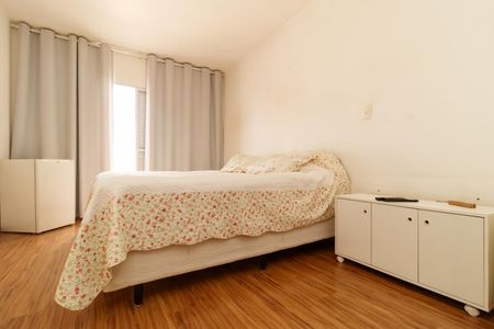 Casa à venda com 250m², 4 quartos e 3 vagasSuíte