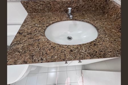 Apartamento à venda com 68m², 2 quartos e 1 vagaBanheiro Social