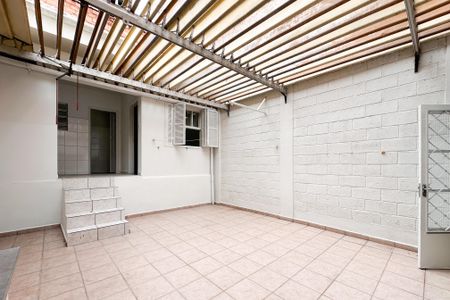 Casa para alugar com 182m², 2 quartos e 2 vagasQuintal