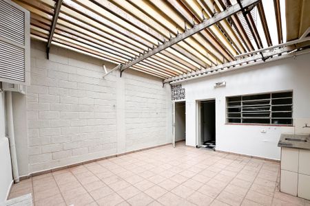 Casa para alugar com 182m², 2 quartos e 2 vagasQuintal