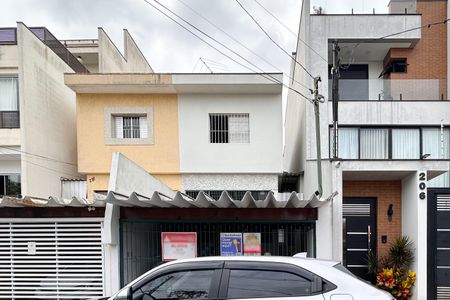 Casa para alugar com 182m², 2 quartos e 2 vagasFachada