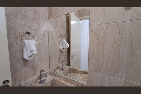 Apartamento para alugar com 50m², 2 quartos e 1 vaga Apartamento para alugar com 50m², 2 quartos e 1 vagaBanheiro Suíte