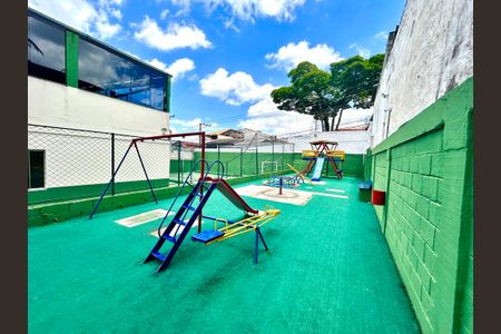 Apartamento para alugar com 60m², 2 quartos e 1 vaga Apartamento para alugar com 60m², 2 quartos e 1 vagaÁrea comum - Playground