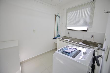 Apartamento para alugar com 126m², 2 quartos e 1 vaga Apartamento para alugar com 126m², 2 quartos e 1 vagaÁrea de Serviço