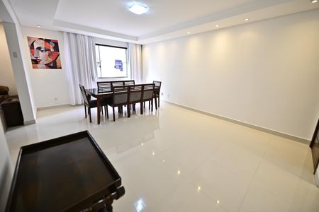 Apartamento para alugar com 126m², 2 quartos e 1 vaga Apartamento para alugar com 126m², 2 quartos e 1 vagaSala