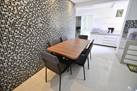 Apartamento para alugar com 126m², 2 quartos e 1 vaga Apartamento para alugar com 126m², 2 quartos e 1 vagaCozinha