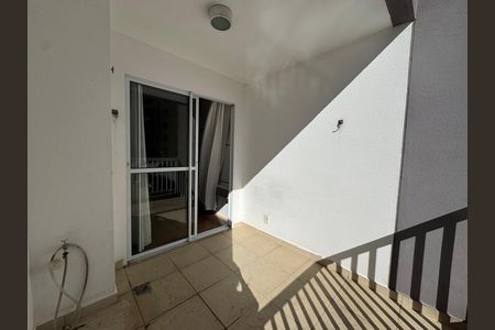 Varanda  de apartamento para alugar com 2 quartos, 58m² em Quitaúna, Osasco