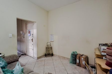 Apartamento à venda com 77m², 2 quartos e sem vagaSala