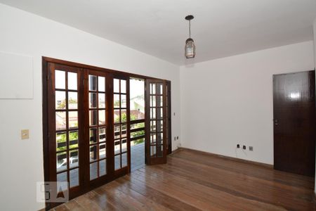 Casa à venda com 315m², 4 quartos e 2 vagas