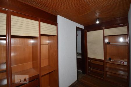 Casa à venda com 315m², 4 quartos e 2 vagas