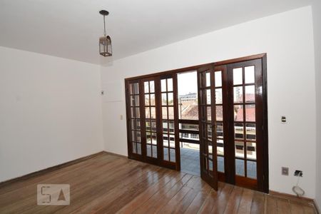 Casa à venda com 315m², 4 quartos e 2 vagas