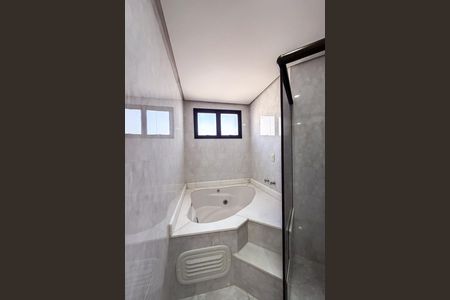 Banheiro da suíte de apartamento para alugar com 3 quartos, 128m² em Vila Regente Feijó, São Paulo