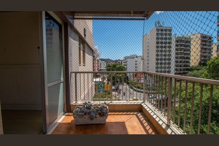 Apartamento para alugar com 95m², 2 quartos e 1 vaga Apartamento para alugar com 95m², 2 quartos e 1 vagaVaranda do Quarto