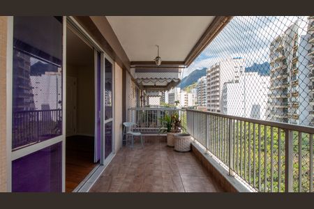 Apartamento para alugar com 95m², 2 quartos e 1 vaga Apartamento para alugar com 95m², 2 quartos e 1 vagaVaranda