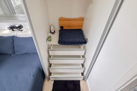Studio para alugar com 25m², 1 quarto e 1 vaga Studio para alugar com 25m², 1 quarto e 1 vagaArmários