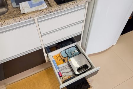 Studio para alugar com 25m², 1 quarto e 1 vaga Studio para alugar com 25m², 1 quarto e 1 vagaCozinha - Armários