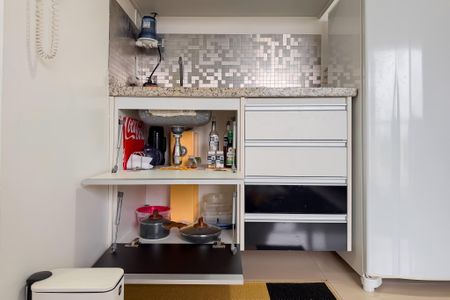 Studio para alugar com 25m², 1 quarto e 1 vaga Studio para alugar com 25m², 1 quarto e 1 vagaCozinha - Armários