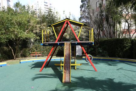 Apartamento para alugar com 70m², 3 quartos e 1 vaga Apartamento para alugar com 70m², 3 quartos e 1 vagaÁrea comum - Playground