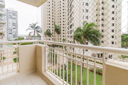 Apartamento à venda com 60m², 2 quartos e 1 vaga Apartamento à venda com 60m², 2 quartos e 1 vagaVaranda