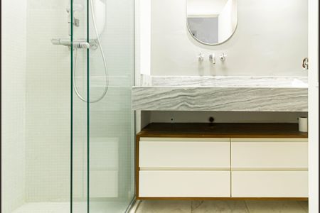 Banheiro social de apartamento para alugar com 2 quartos, 72m² em Vila Leopoldina, São Paulo