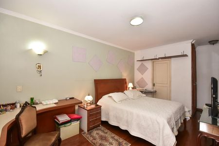 Casa à venda com 650m², 4 quartos e 9 vagasSuíte 4