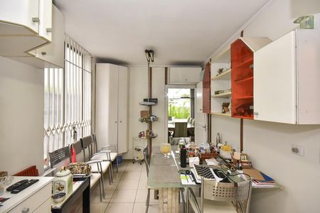 Casa à venda com 650m², 4 quartos e 9 vagasCozinha