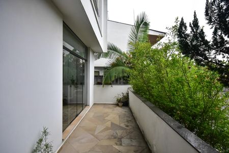 Varanda de casa à venda com 4 quartos, 650m² em Vila Progredior, São Paulo