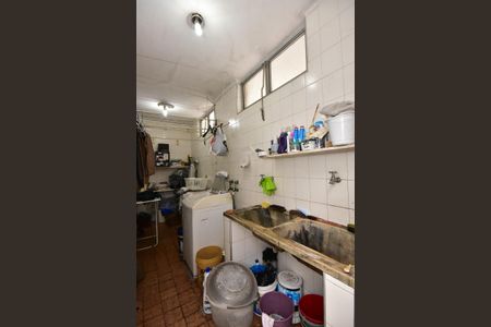 Casa à venda com 650m², 4 quartos e 9 vagasÁrea de Serviço