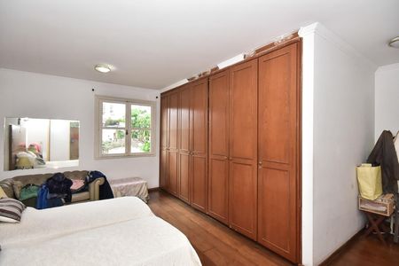 Casa à venda com 650m², 4 quartos e 9 vagasSuíte 1