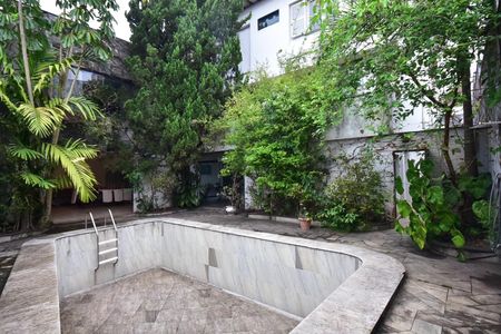 Casa à venda com 650m², 4 quartos e 9 vagasPiscina