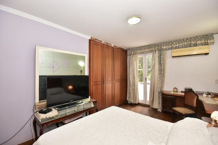 Casa à venda com 650m², 4 quartos e 9 vagasSuíte 4