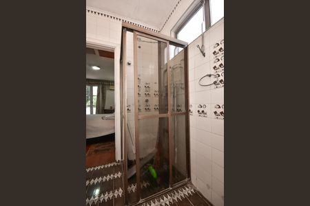 Casa à venda com 650m², 4 quartos e 9 vagasBanheiro Suíte 4