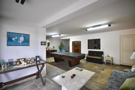 Casa à venda com 650m², 4 quartos e 9 vagasEspaço de Jogos