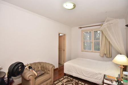 Casa à venda com 650m², 4 quartos e 9 vagasSuíte 2