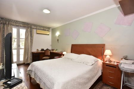 Casa à venda com 650m², 4 quartos e 9 vagasSuíte 4