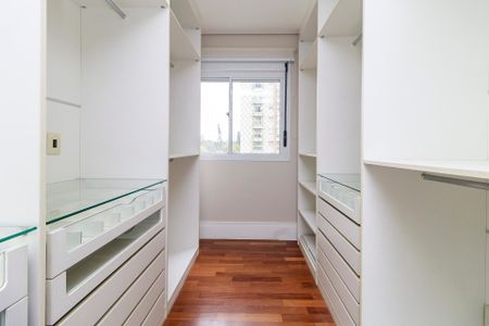 Apartamento à venda com 169m², 3 quartos e 3 vagasCloset da Suíte 1